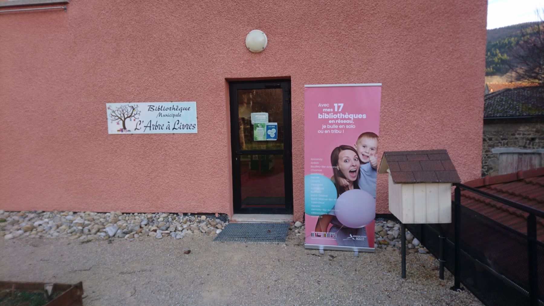 porte entrée bibliothèque